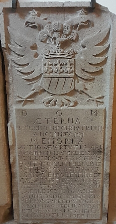 Náhrobní kámen Benedicta Picchi, měšťana z Ancony, který padl v bitvě u Záblatí, v českobudějovickém klášterním kostele Obětování Panny Marie