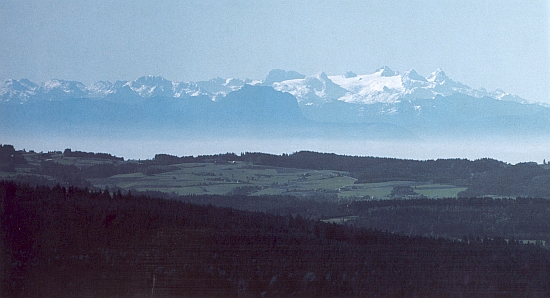 Panoráma Alp z vyhlídky nad Lipnem, pohled na Dachstein a ostatní hory v Rakousku