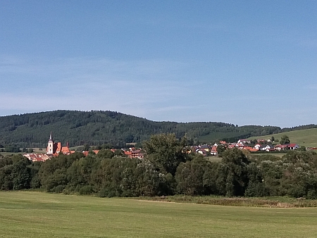 Pohled na rodné Chvalšiny