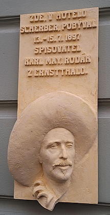 Pamětní desky Karla Maye v Sokolově a Chomutově připomínají jeho tamní pobyty