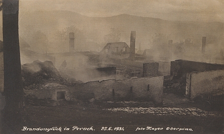 Požár v Perneku 25. července 1931 na jeho pohlednicích