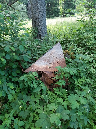 Chátrající velká kaple ve Starém Špičáku