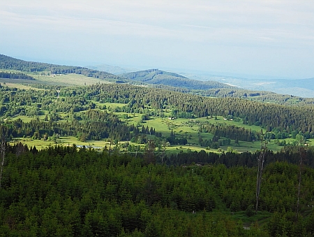 Pohled z Lysé přes Květnou na Ondřejov...