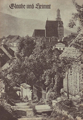 Působivý záběr Prachatic z pohlednice, vydané roku 1927, se objevil i na obálce krajanského časopisu z poloviny padesátých let po vyhnání zdejších německých obyvatel