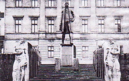 Byl autorem pomníku Josefa II. v Teplicích, odhaleného v roce 1913 - v roce 1920 byl pomník odstraněn a socha umístěna na dvůr místního muzea, po druhé světové válce se pak ztratila