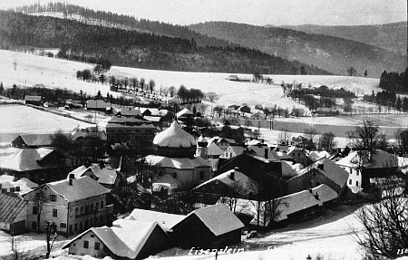 Ústřední poloha železnorudského kostela na Seidelově pohlednici