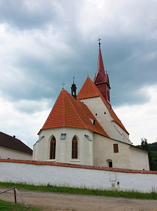 Kostel Stětí sv. Jana Křtitele v Zátoni (viz i Elfriede Ullmannová)