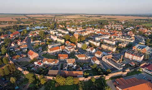 Friedeberg kolem roku 1900, tedy přibližně v době, kdy sem Müller přišel a Strzelce Krajeńskie dnes