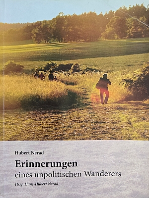 Obálka jeho pamětí (2022) a úvod i závěr jejich recence, kterou napsal Mikuláš Zvánovec