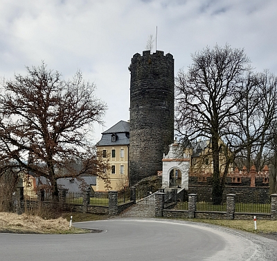 Hrad a zámek Starý Hrozňatov