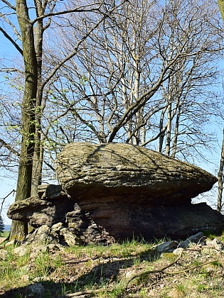 Kámen na návrší směrem na Klažary