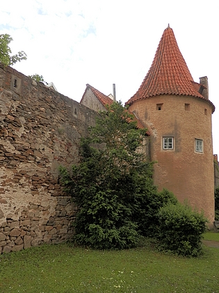 Věže Železná Panna a Otakarka z Biskupské zahrady