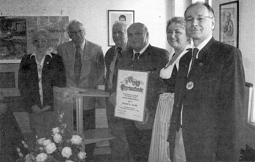 Dne 5. května 2013 byl jmenován čestným předsedou sdružení "Böhmerwaldheimatkreis Prachatitz", jak dosvědčuje snímek, kde odleva stojí Ria Mertlová, Adolf Paulik, Karl Swihota, Rudolf Paulik, Simone Rottenkolberová a Gernot Peter