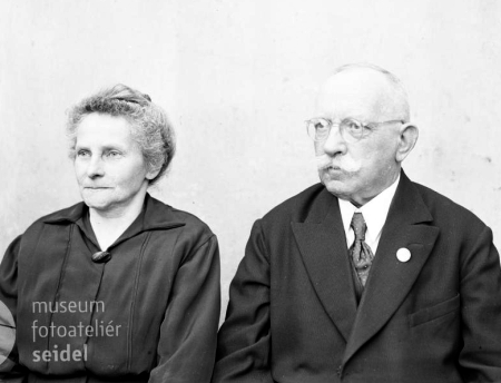S manželkou v červenci 1942