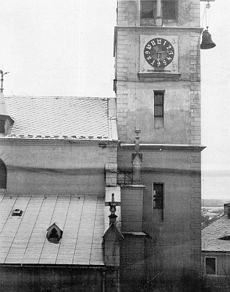 Snímání zvonů z věže kostela sv. Markéty v Kašperských Horách a loučení s nimi