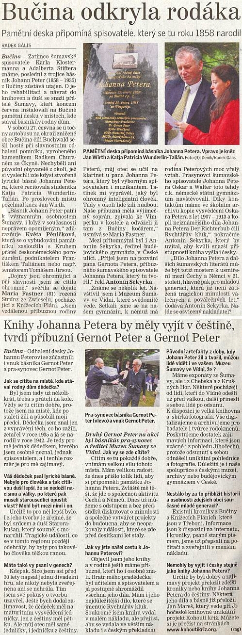 Informace o odhalení pamětní desky v Bučině v regionálním deníku a připojený rozhovor s oběma Peterovými potomky se závěrečnou zmínkou o projektu Kohoutí kříž