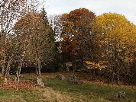 Skalní útvary nad zaniklou osadou Kamenná Hlava