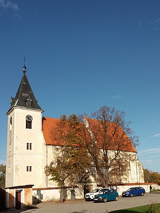 Rodný dům čp. 9 a kostel sv. Mikuláše v Němčicích, kde byl pokřtěn