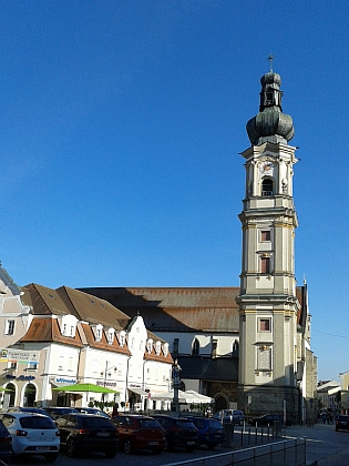 Kostel Nanebevzetí Panny Marie v rodném Deggendorfu