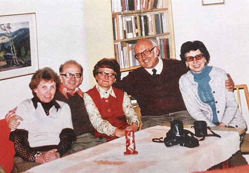 V Liberci s přáteli na snímku z roku 1974 - první zleva jeho žena Annelies