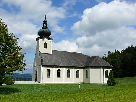 Kostel Panny Marii Sněžné na Hiltschnerberg na snímcích z roku 2017
