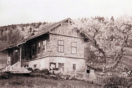 Škola na Grünberghütte na samostatné pohlednici