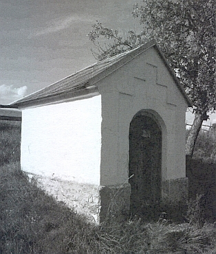 Kaple pod třemi lipami v rodné obci byla asi roku 1956 zbořena, zachovala se jen tato na cestě k Hyršovu, zde zachycená na snímku z roku 2007