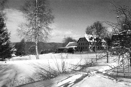 Někdejší "Ondre-Haus" v Jandles, dnes rekreační ubytovací zařízení Farma Mošna
(viz i Maria Kubatschová)