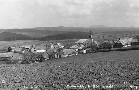 Dnes zcela zaniklé Cudrovice na staré pohlednici Josefa Seidela