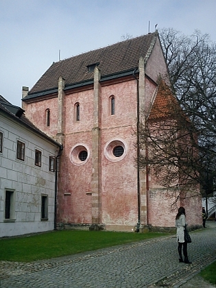 Kaple Andělů Strážných (1370), nejstarší dochovaná stavba v klášteře Zlatá Koruna