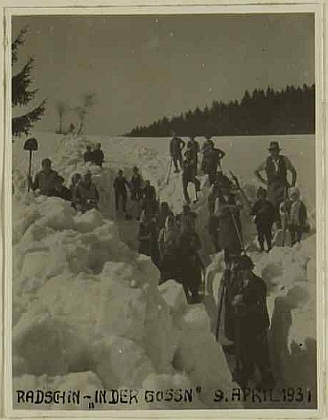 9. duben 1931 v Račíně - to jí bylo právě šest let - ve sněhové záplavě