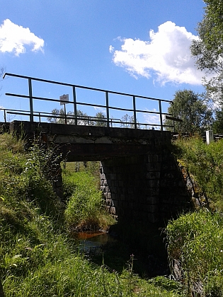 Mosty na přerušené přeshraniční železniční trati: v Novém Údolí a v Haidmühle