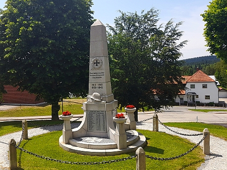 Památník padlým v 1. a 2. světové válce v Haidmühle
