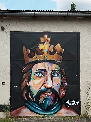 Streetartový portrét krále v českobudějovickém "kulturně-kreativním prostoru Žižkárna"