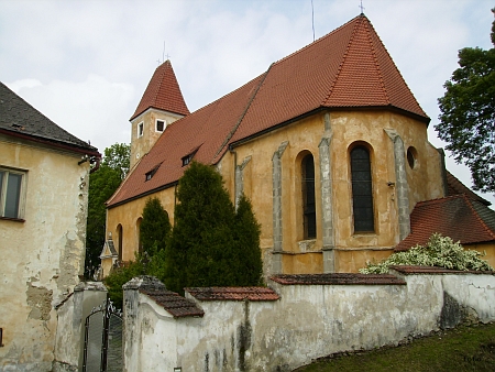 Kostel sv. Bartoloměje v Malontech na snímku z roku 2013 (viz i Franz Hoffelner a Johann Evangelist Mikolasch)