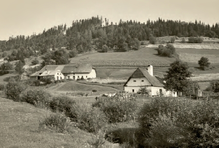 Račín na snímku Franze Seidela z roku 1938, který zachycuje čp. 17 a 22