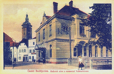 Na místě rodného domu čp. 91 u Mlýnské stoky, dnes Kněžská 348/35 byl postaven hostinec, nejprve německý, později český "U Volbrechtů" - 28. října 1918 tu byl ustavem Národní výbor, který převzal správu města...