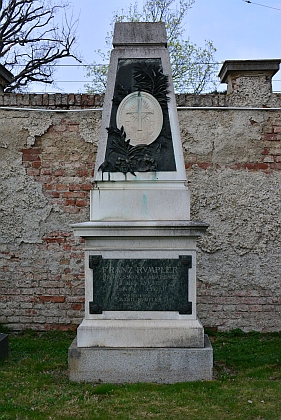 Čestný hrob na vídeňském ústředním hřbitově (skupina 0, řada 1, č. 90)