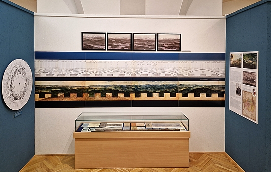 Panorama jako jeden z exponátů výstavy "Kleť. Kam až oko dohlédne" roku 2025 v Regionálním muzeu v Českém Krumlově...