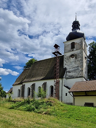 Někdejší rychnovská škola a kostel sv. Jiljí