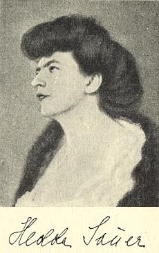 Jeho žena Hedda (Hedwig) Sauerová, roz. Rzachová (1875-1953), byla po matce, roz. Polákové, příbuzná s Bedřichem Smetanou - na pražských Malvazinkách je pochována pod českou podobou svého jméne, tj. Hedvika Sauerová
