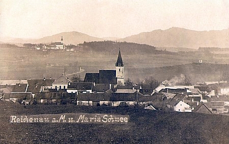 ... a tady na pohlednici i s poutním místem Svatý Kámen v pozadí...