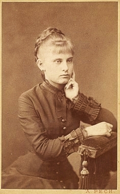 Constanze na snímku budějovického fotoateliéru A. Pech z roku 1879