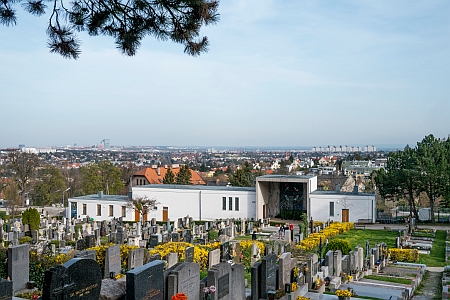 Hřbitov v Ober Sankt Veit, kde je pochován i Egon Schiele