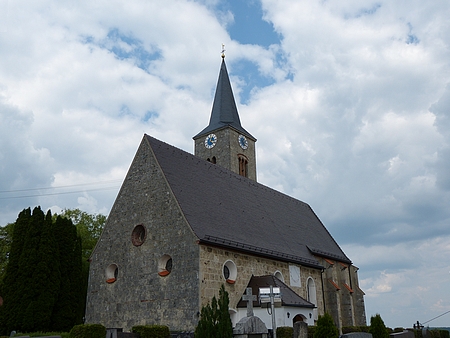 Kostel sv. Martina v rodném Untereggu a znak obce
