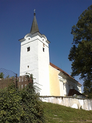 Kostel sv. Mikuláše v Soběnově, původně gotický, na jednom ze zvonů je letopočet 1313