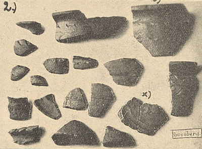Dva snímky nálezů hliněných střepů z hory Hrad k jeho článku
v českobudějovickém měsíčníku Waldheimat