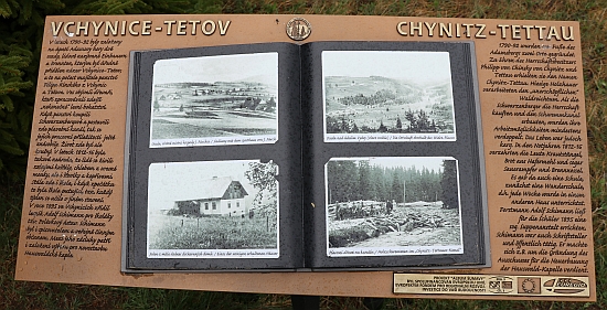 Vchynice-Tetov připomíná informační tabule vytvořená v rámci projektu "Album Šumavy" a jeden z mála dochovaných původních domů (viz i Gerold Dvorak)