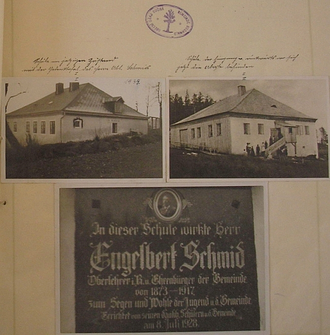 Budova školy v Bučině s pamětní deskou jejího ředitele Engelberta Schmida ještě jednou v detailu opět ze stránek obecní kroniky