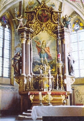 Vnitřek kostela sv. Michaela archanděla v Horním Dvořišti